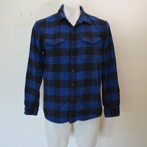 Men's American Eagle Blue and Black Plaid Button Down Flannel Shirt Size Medium